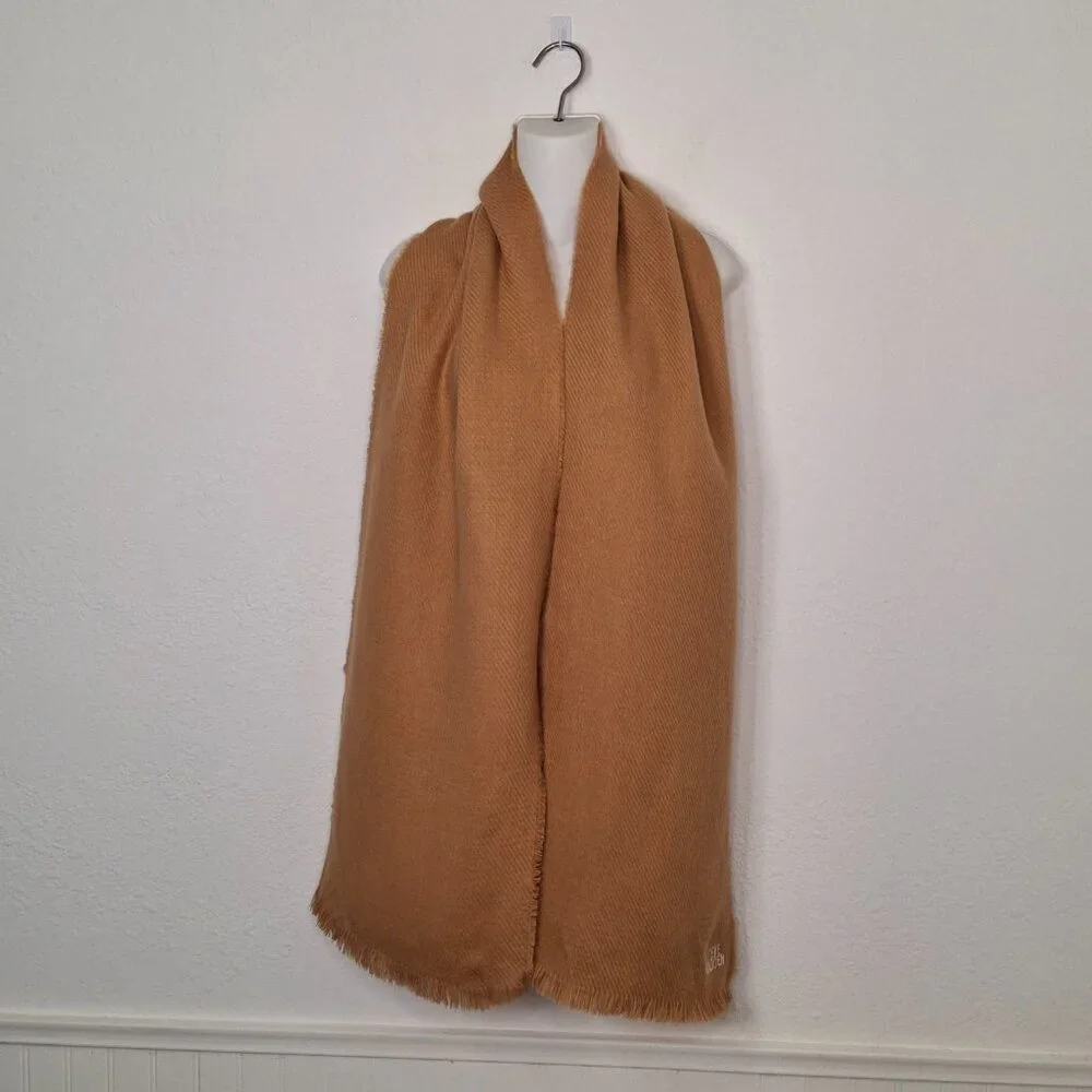 Steve Madden Camel Scarf Sz 78 x 13 Fringed Minimalist Preppy Neutral Academia